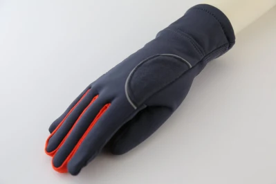 Guanti neri a tutte le dita, guanti caldi per gli sport all'aria aperta